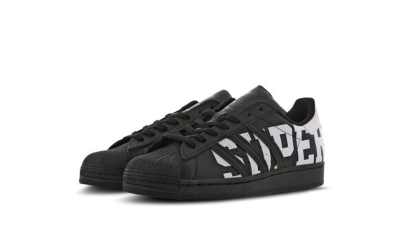Черно-белые кроссовки Adidas